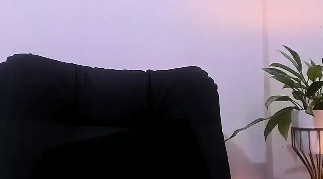 Snapshot of CruzVega chatting on February 5, 1:47 am CruzVega online show from February 5, 1:47 am
