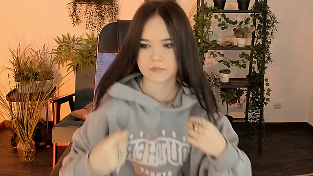 Elainebeness online show from December 14, 10:25 pm