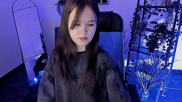 Snapshot of Elainebeness chatting on April 15, 10:32 pm Elainebeness online show from April 15, 10:32 pm