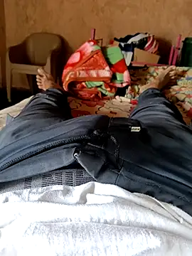 Snapshot of 1010SumiT chatting on December 14, 6:19 am 1010SumiT online show from December 14, 6:19 am