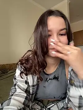 PoppyRobinson online show from December 8, 8:20 am