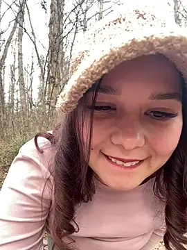 PoppyRobinson online show from December 10, 12:16 pm