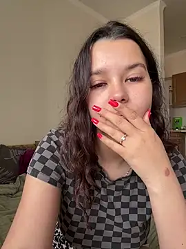 PoppyRobinson online show from December 12, 8:14 am