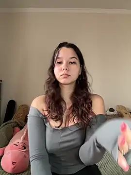 PoppyRobinson online show from January 4, 8:17 am