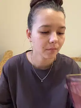 PoppyRobinson online show from January 13, 8:05 am