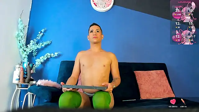 Snapshot of zaid_lion chatting on February 26, 1:10 pm zaid lion online show from February 26, 1:10 pm