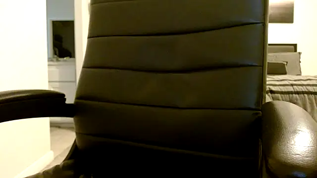 GirthBullger4You online show from September 22, 5:53 am