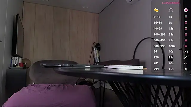 bowtorina online show from May 31, 6:42 pm