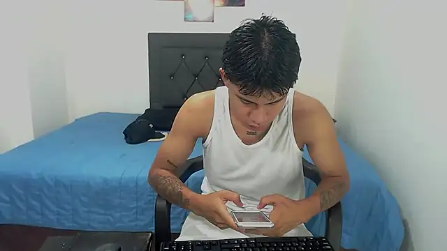 logannth online show from October 21, 12:00 am