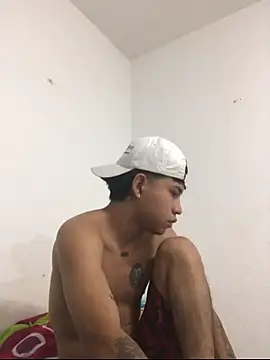 logannth online show from November 6, 9:05 pm