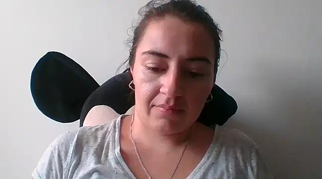  karlie kloss  online show from December 4, 9:02 pm