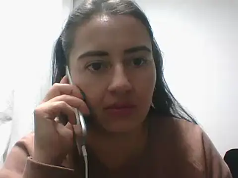  karlie kloss  online show from January 14, 1:04 am