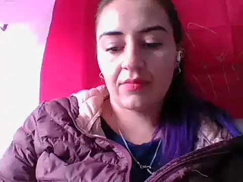  karlie kloss  online show from February 23, 6:45 pm