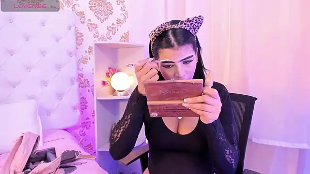 emaa lambert online show from February 10, 4:11 pm