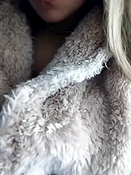 fofinhaa12 online show from November 11, 5:13 pm