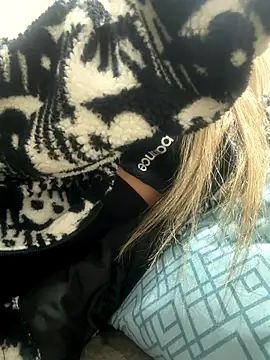 Snapshot of fofinhaa12 chatting on December 19, 3:13 am fofinhaa12 online show from December 19, 3:13 am