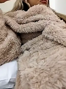 Snapshot of fofinhaa12 chatting on February 10, 12:48 am fofinhaa12 online show from February 10, 12:48 am