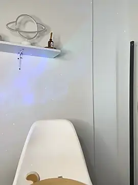 kristynmassey online show from February 25, 8:51 pm