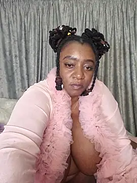 Snapshot of ThickianaRider chatting on October 26, 7:20 pm ThickianaRider online show from October 26, 7:20 pm