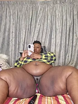 Snapshot of ThickianaRider chatting on November 15, 3:48 am ThickianaRider online show from November 15, 3:48 am