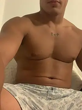 Snapshot of Babzinho_ chatting on December 16, 3:19 am Babzinho online show from December 16, 3:19 am