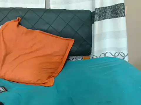 Snapshot of MilkyTitties chatting on March 7, 7:52 am MilkyTitties online show from March 7, 7:52 am