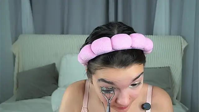 VeronaAppleberry online show from October 24, 11:17 am