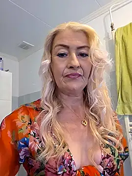 lisalustjouw online show from May 4, 9:49 am