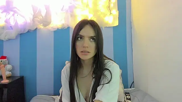 britny clouds online show from December 7, 8:05 pm