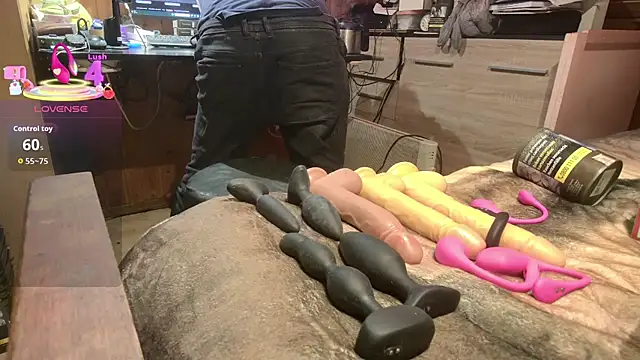 misteryman1956 online show from June 9, 8:37 am