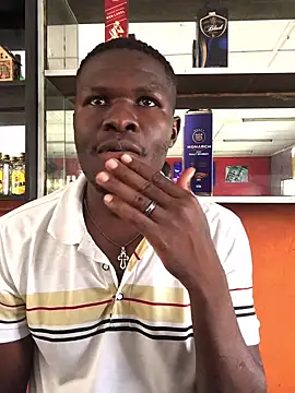 Snapshot of HutchMansell chatting on December 25, 12:05 pm HutchMansell online show from December 25, 12:05 pm