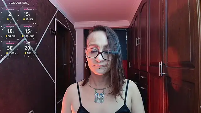 Snapshot of NatashaMason_ chatting on January 6, 11:51 am NatashaMason online show from January 6, 11:51 am
