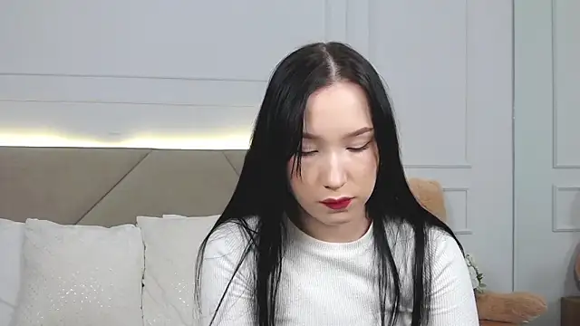 LeilaLow online show from January 6, 12:02 pm