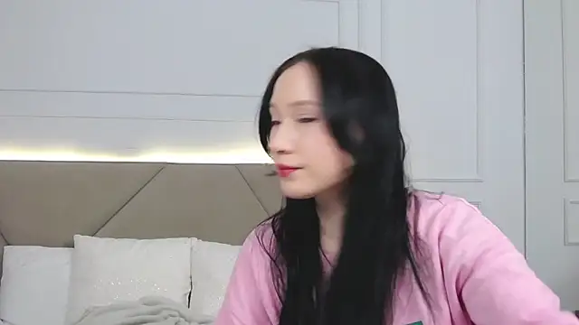 LeilaLow online show from January 25, 11:02 am