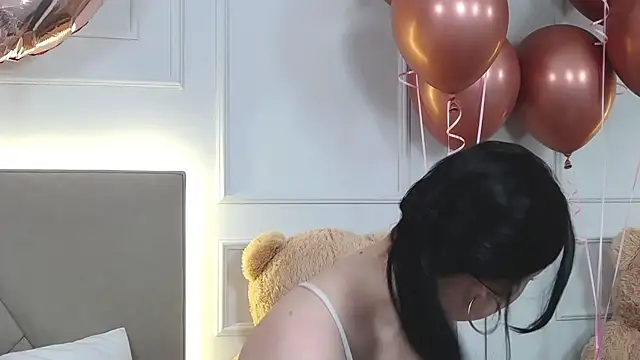 LeilaLow online show from February 20, 3:08 pm