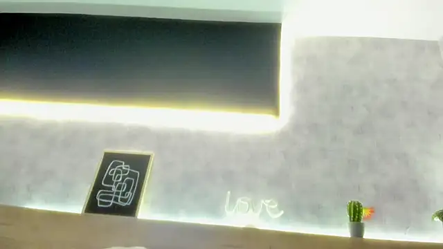 Snapshot of karina_gomez_18 chatting on February 20, 11:43 am karina gomez 18 online show from February 20, 11:43 am