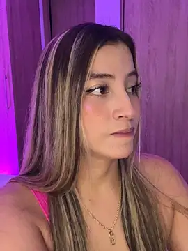 Issabela G1 online show from February 1, 3:49 am