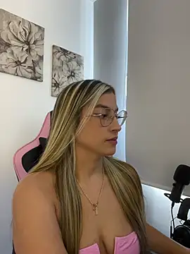 Issabela G1 online show from April 21, 5:17 pm