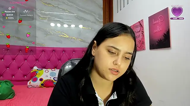 Snapshot of Helen_russo chatting on July 10, 12:26 am Helen russo online show from July 10, 12:26 am