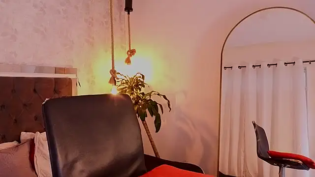 Snapshot of pixy_20 chatting on June 21, 5:04 pm pixy 20 online show from June 21, 5:04 pm