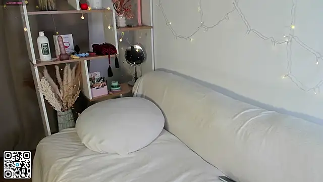 Snapshot of Lif_love chatting on December 17, 3:07 pm Lif love online show from December 17, 3:07 pm