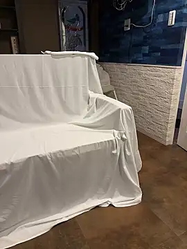 Hideen-real-face online show from February 14, 11:18 am