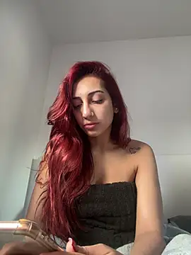 julialupato1606 online show from March 13, 9:10 am