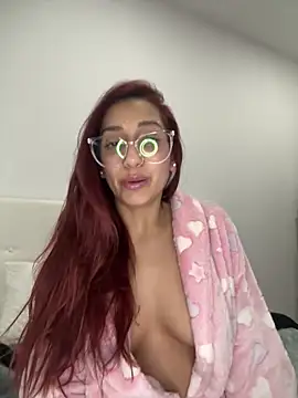 julialupato1606 online show from March 17, 9:34 pm