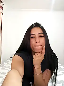 ChloeTurner  online show from December 19, 6:34 pm