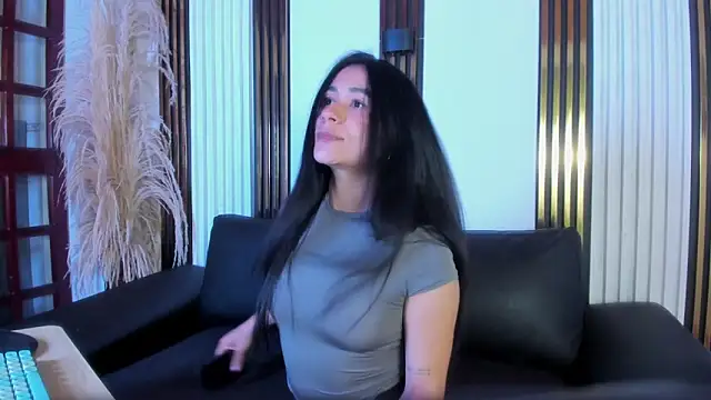 ChloeTurner  online show from April 1, 4:59 pm