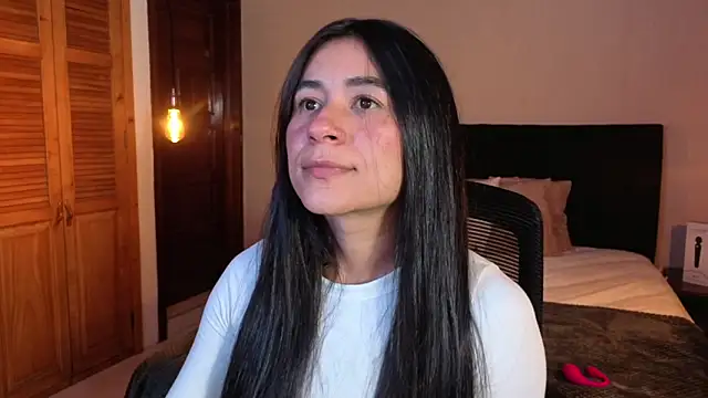 ChloeTurner  online show from April 6, 8:21 pm