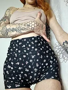 Snapshot of roxi_katty chatting on December 19, 4:41 am roxi katty online show from December 19, 4:41 am