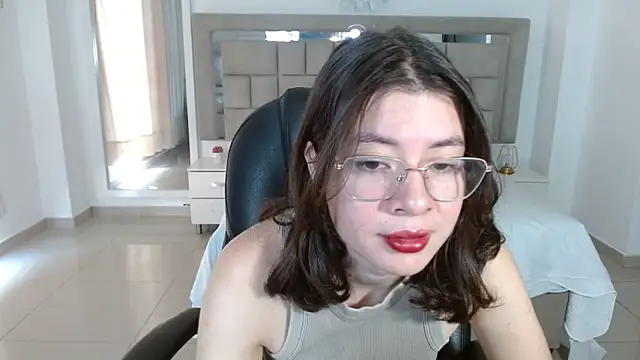 zoecruzz online show from October 9, 3:32 pm