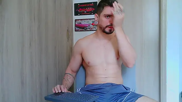 Aaron kwok28 online show from April 18, 4:22 pm